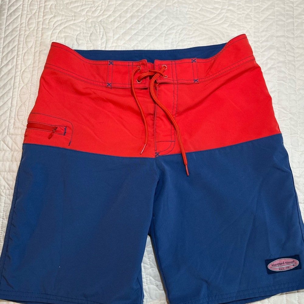 Vineyard Vines Swim Trunks Red Blue Striped Logo Surf Shorts Whale Men’s Size 28